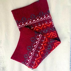 Burgundy infinity winter scarf